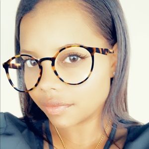 Meet your Posher, Angie